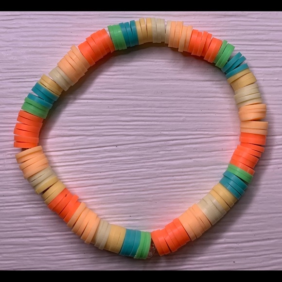 Clay flat bead bracelet handmade - Picture 2 of 3
